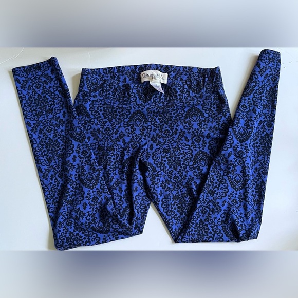 Aeropostale Pants - Aeropostale blue and black, damask leggings, size large like new